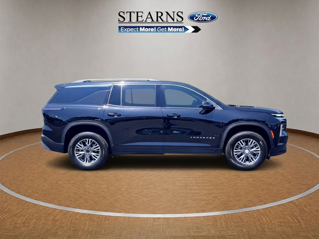 Used 2024 Chevrolet Traverse LT FWD image 4