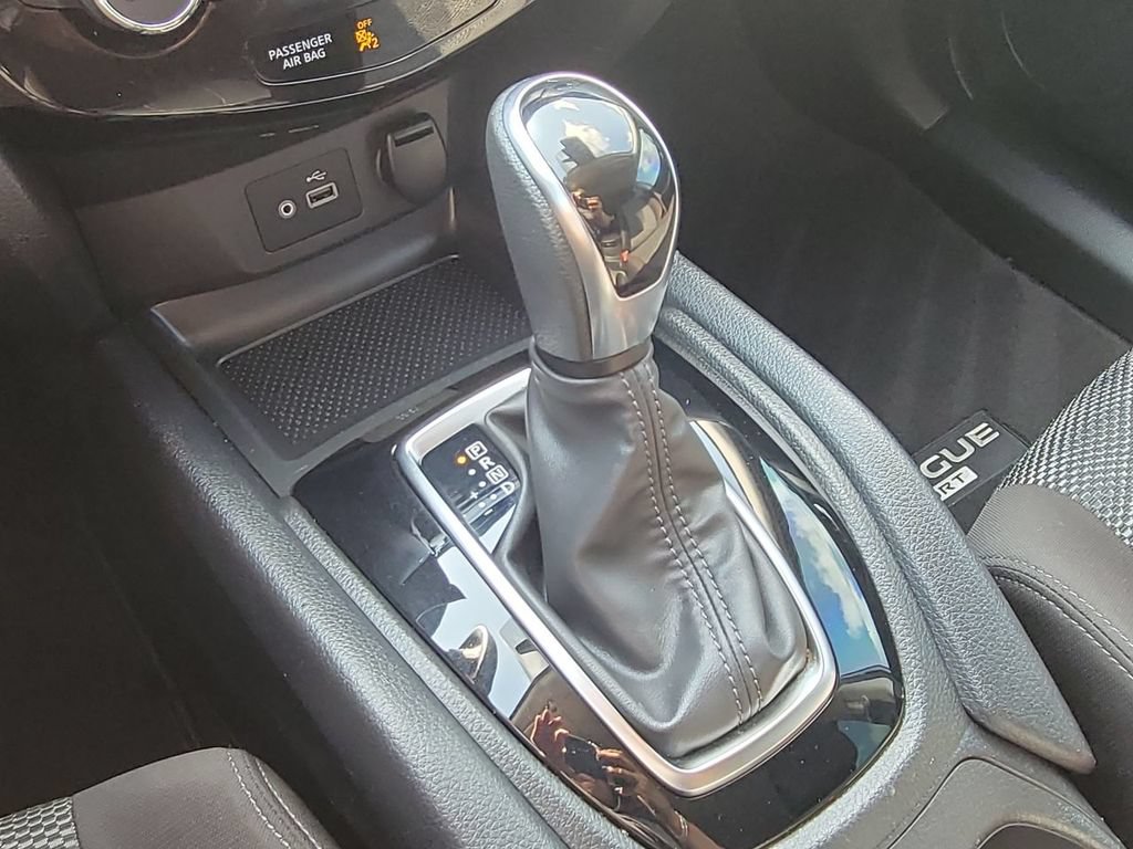 Used 2022 Nissan Rogue Sport SV FWD image 15