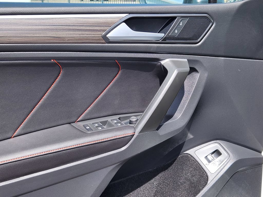 Certified 2024 Volkswagen Tiguan Wolfsburg Edition AWD/4WD image 19