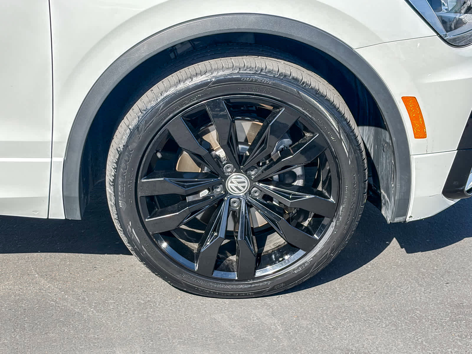 Used 2021 Volkswagen Tiguan SE R-Line image 17