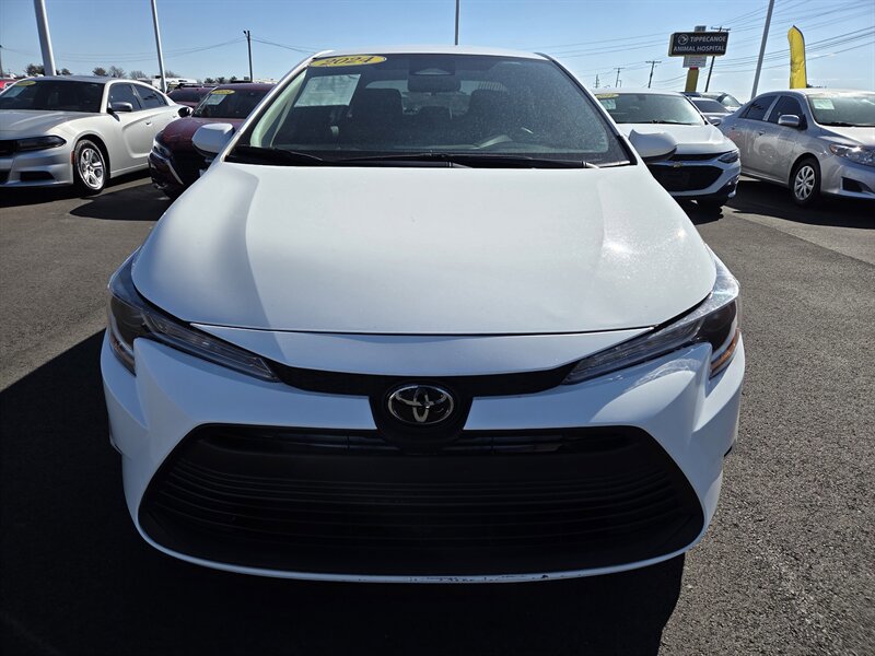 Used 2024 Toyota Corolla LE FWD image 8