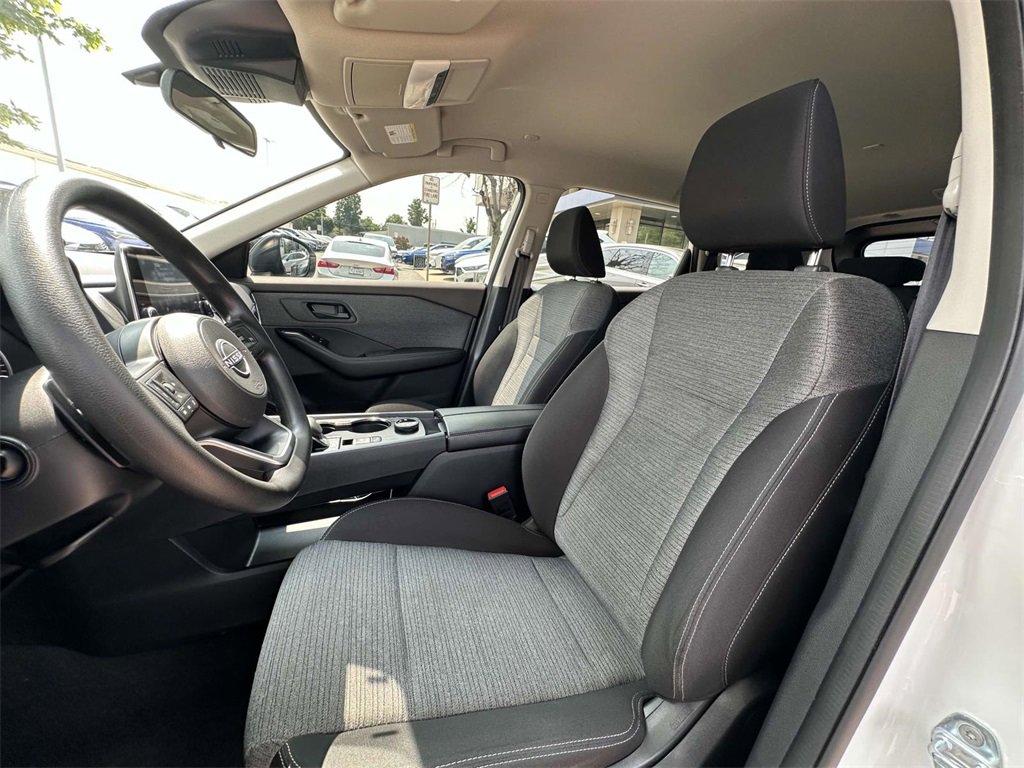 Used 2022 Nissan Rogue S image 26