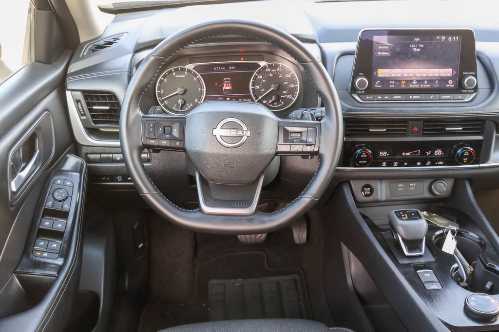 Used 2025 Nissan Rogue SV AWD/4WD image 12