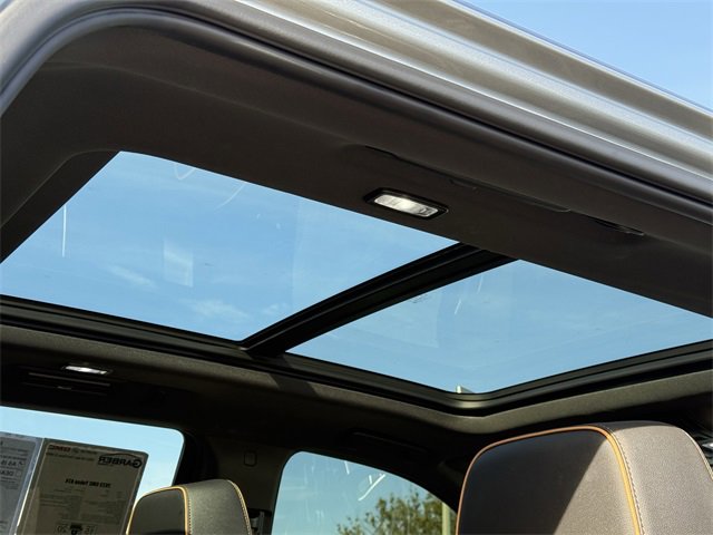 Used 2023 GMC Yukon AT4 image 34