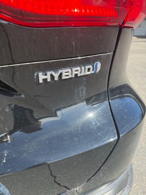 Certified 2022 Toyota Venza LE image 9
