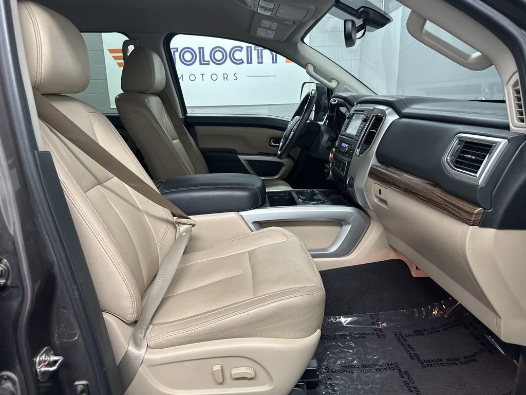 Used 2016 Nissan Titan SL image 22