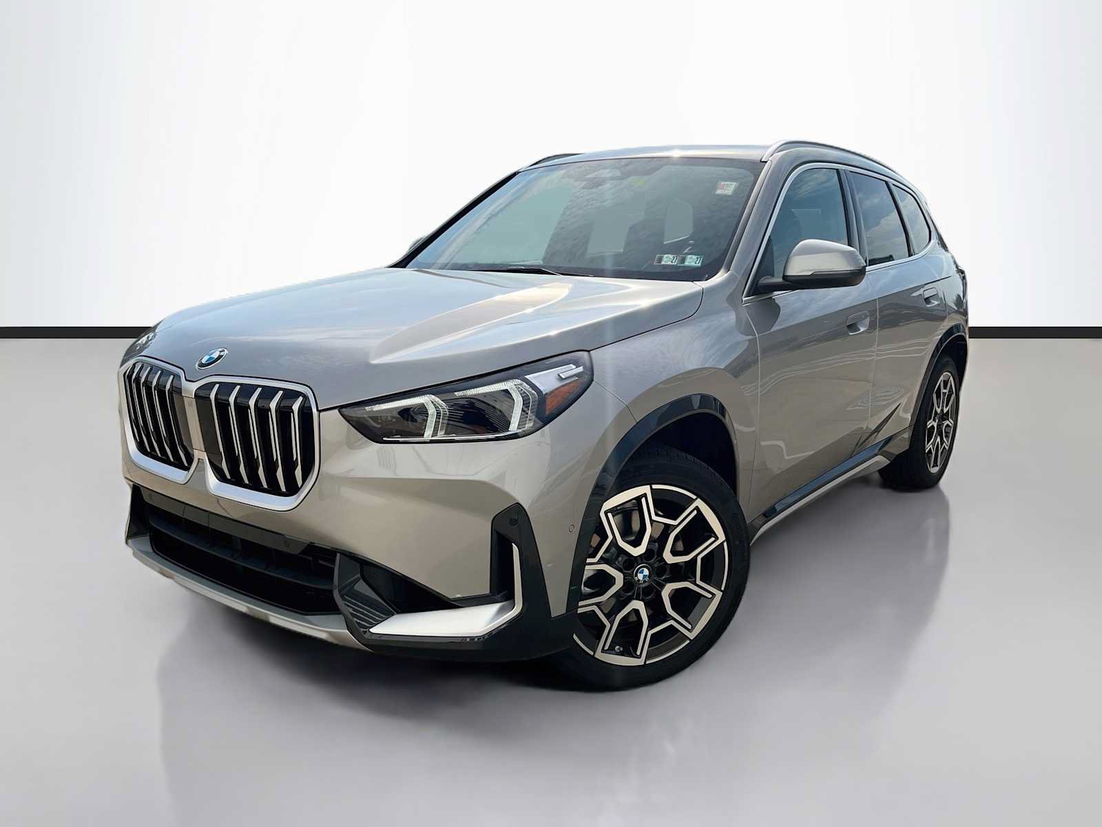 New 2027 BMW X1 xDrive28i AWD/4WD image 1
