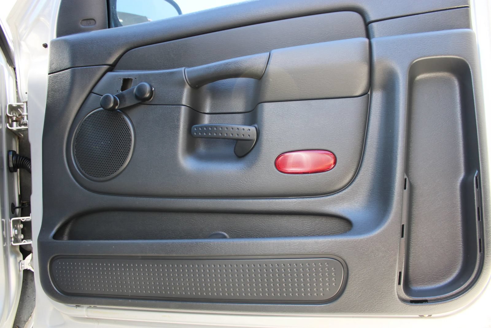 Used 2004 Dodge Ram 1500 Truck ST RWD image 9