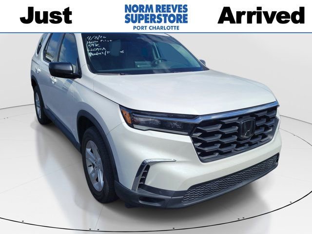 Used 2023 Honda Pilot LX image 1