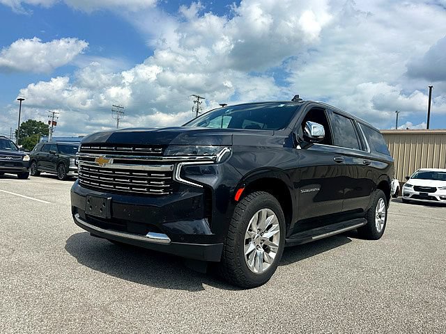 Used 2023 Chevrolet Suburban Premier AWD/4WD image 10