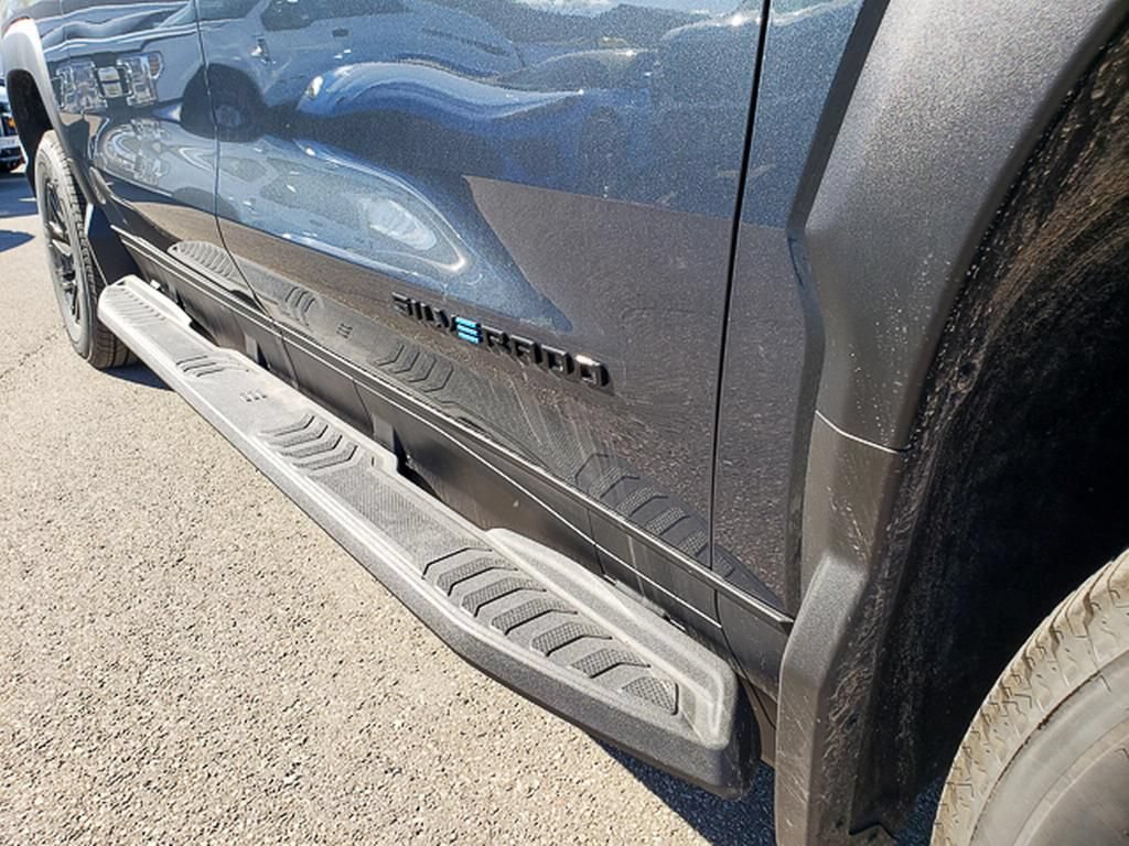 New 2026 Chevrolet Silverado EV LT AWD/4WD image 33