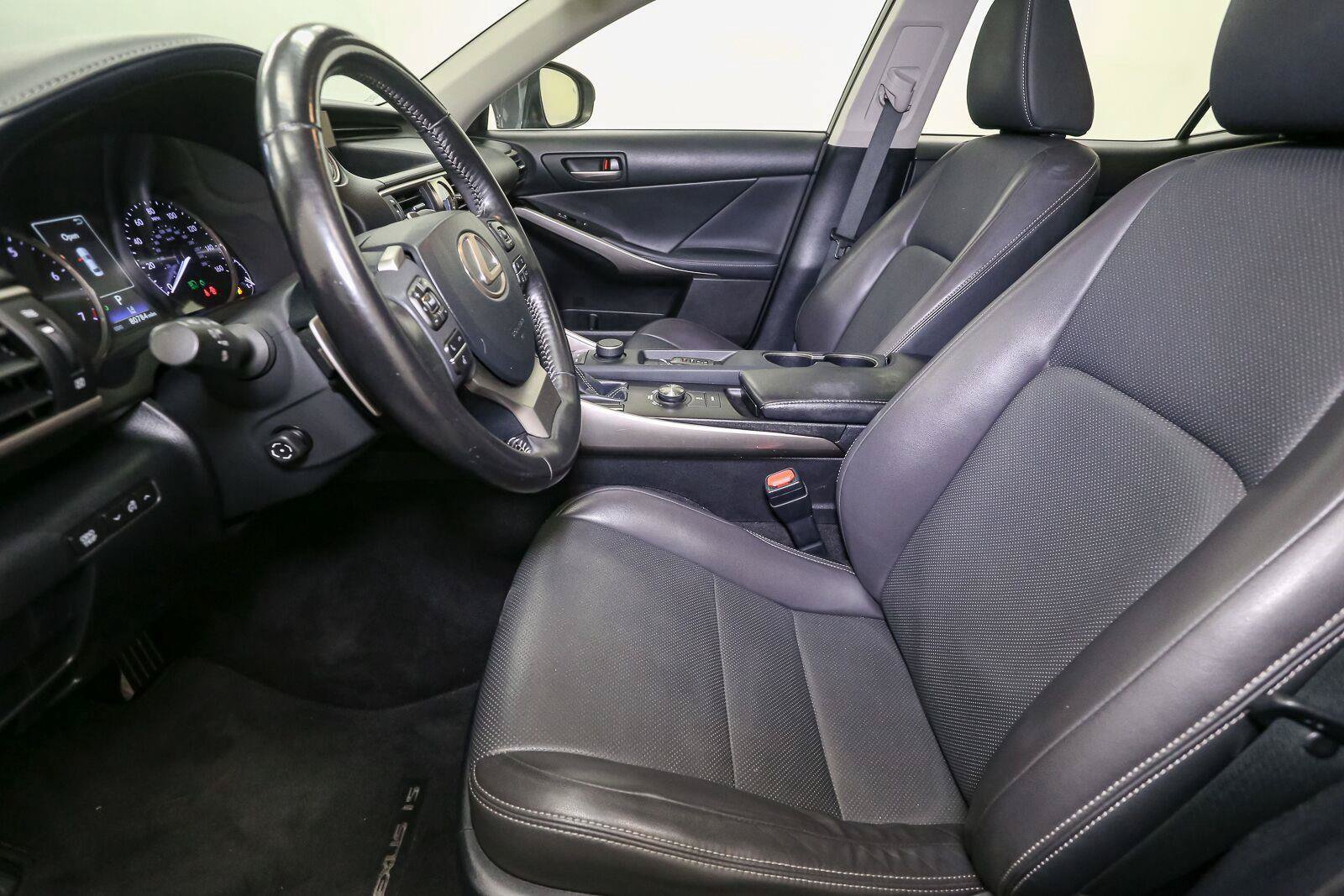 Used 2018 Lexus IS 300 AWD w/ Comfort Package image 43