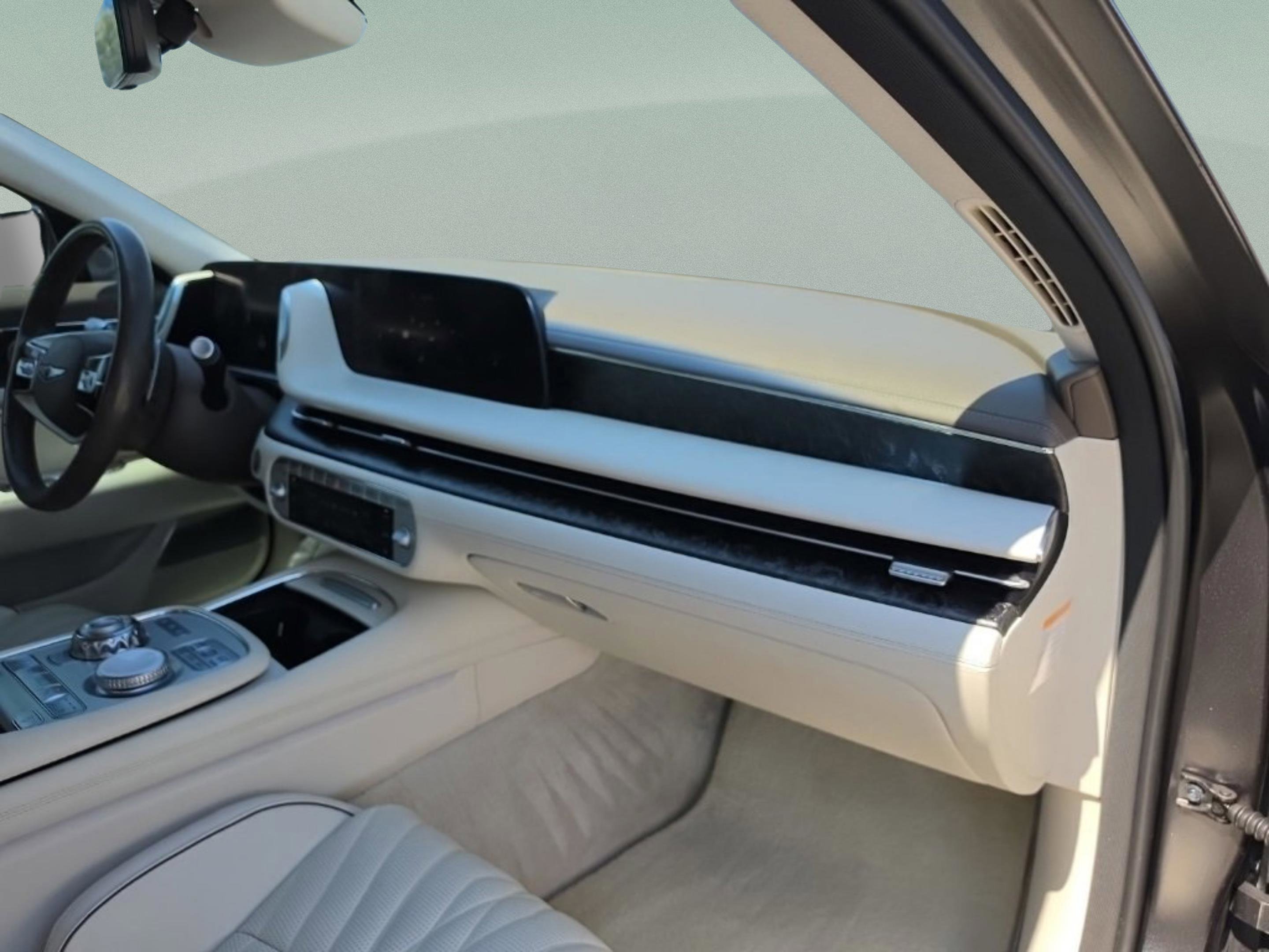 Used 2023 Genesis G90 3.5T image 31