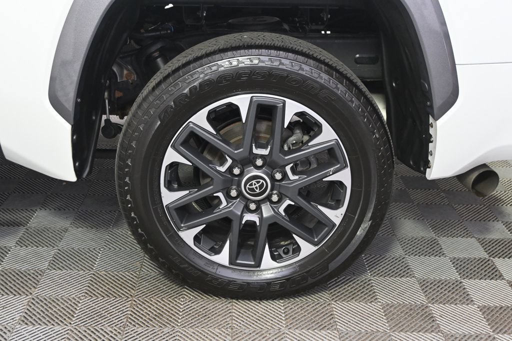 Used 2024 Toyota Tundra Limited AWD/4WD image 20