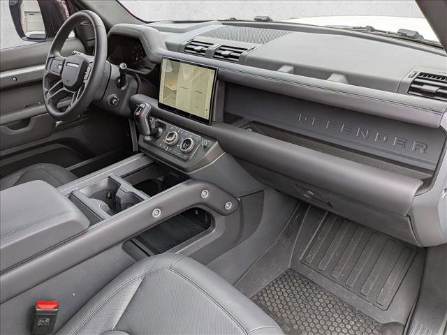 Used 2025 Land Rover Defender 110 X-Dynamic SE AWD/4WD image 30