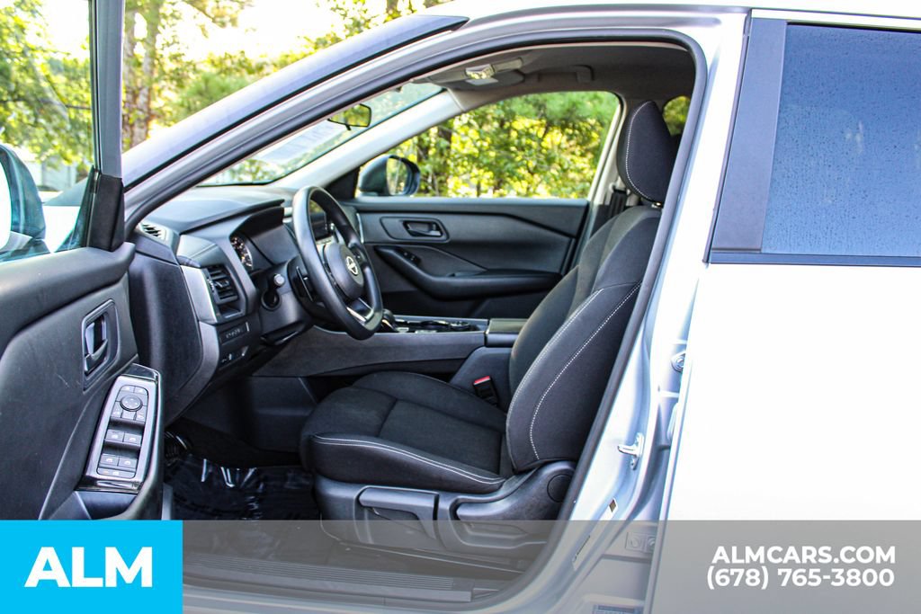 Used 2024 Nissan Rogue S AWD/4WD image 15