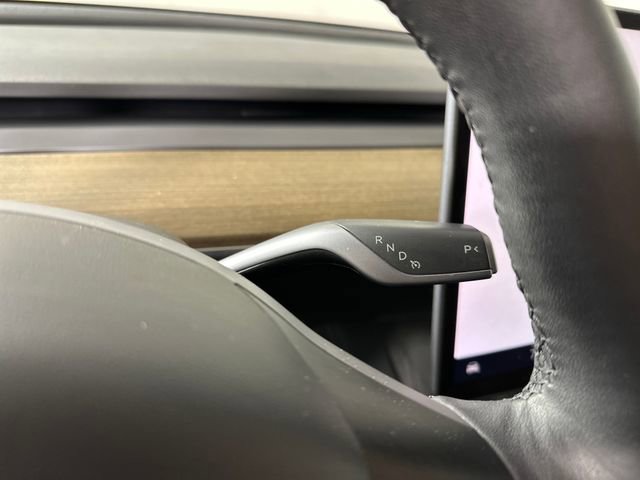 Used 2022 Tesla Model Y Long Range image 18
