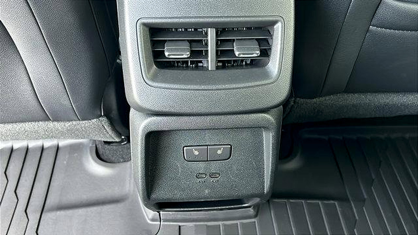 New 2026 Chevrolet Equinox EV LT image 14