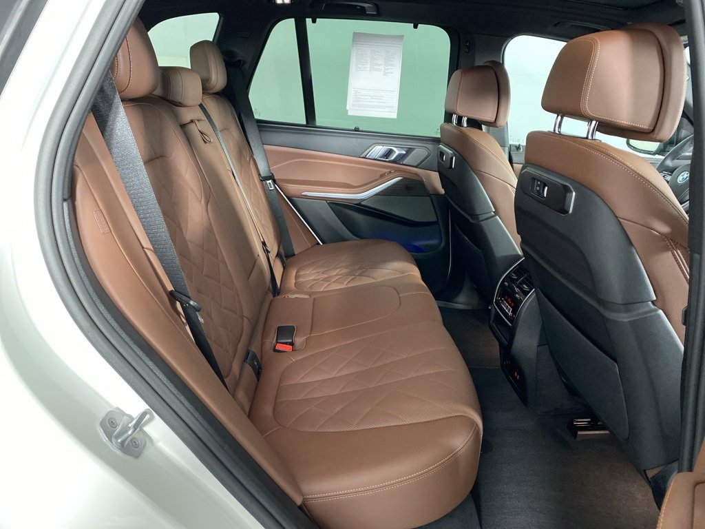 Used 2026 BMW X5 xDrive40i w/ Climate Comfort Package image 5