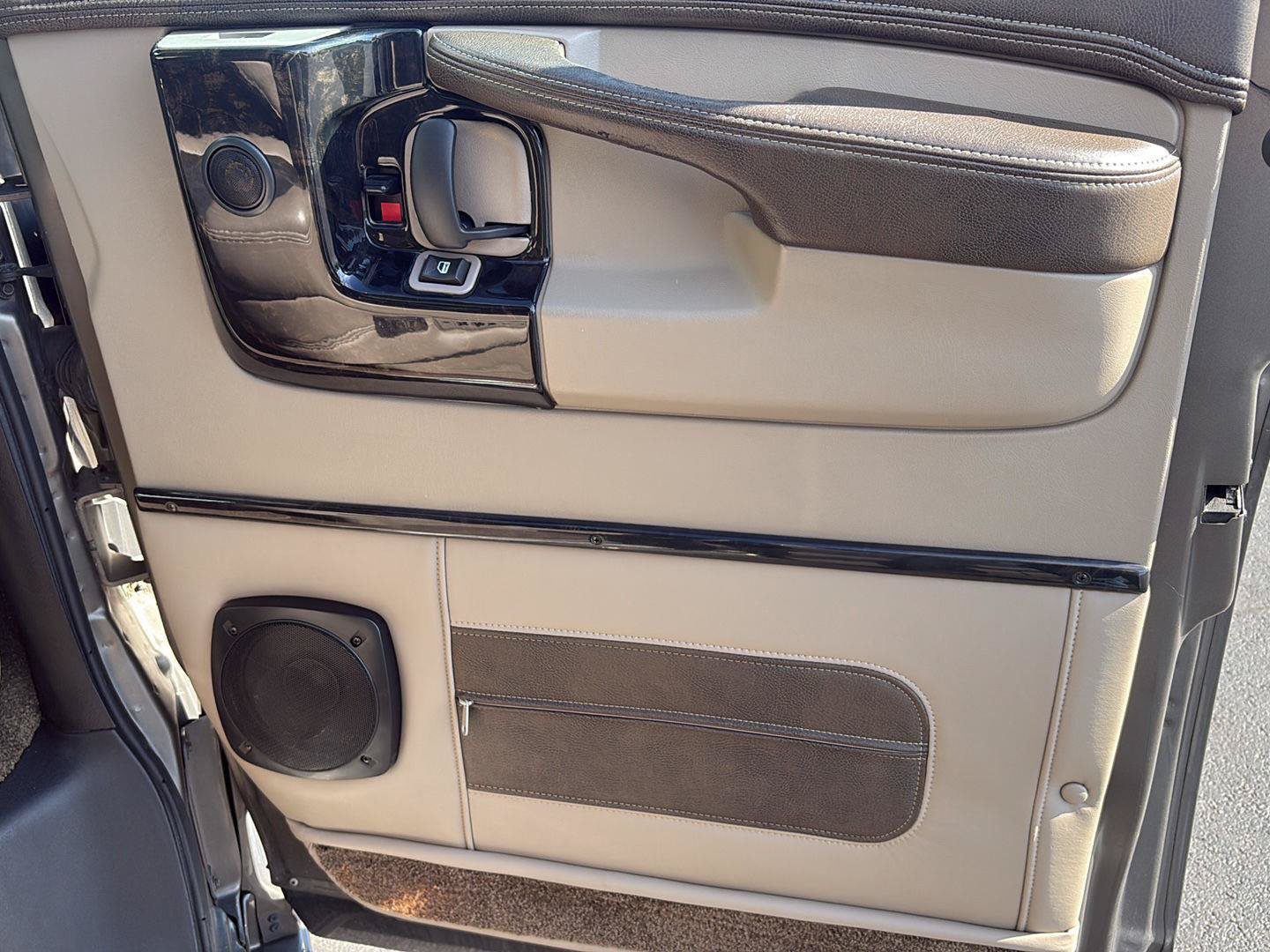 Used 2014 Chevrolet Express 1500 AWD image 28