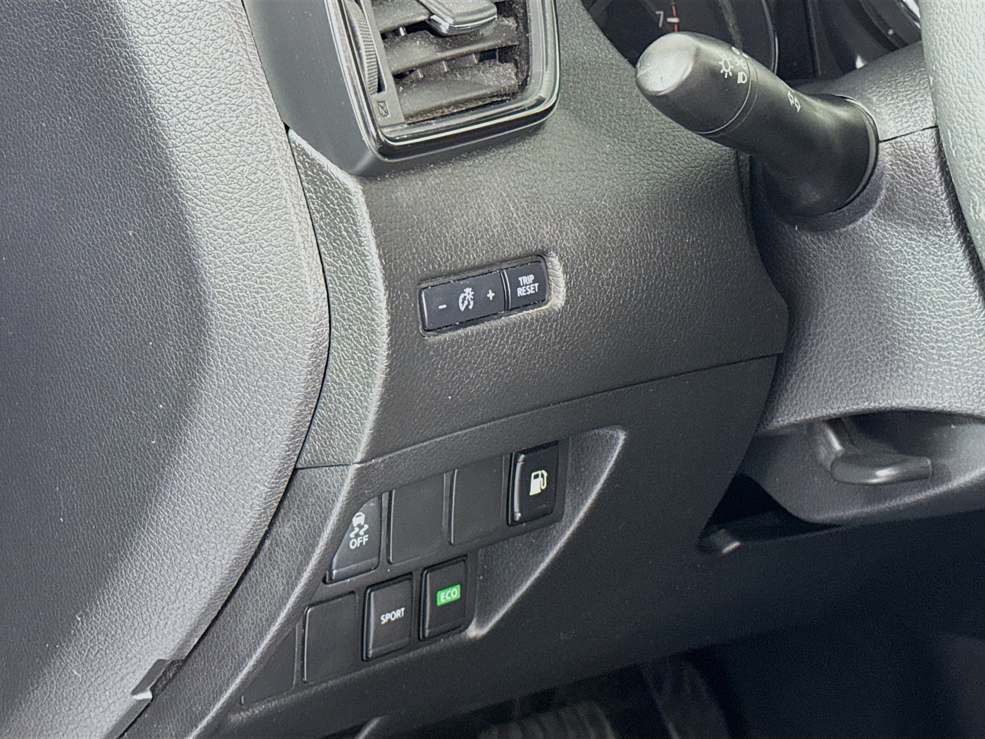 Used 2018 Nissan Rogue FWD image 10