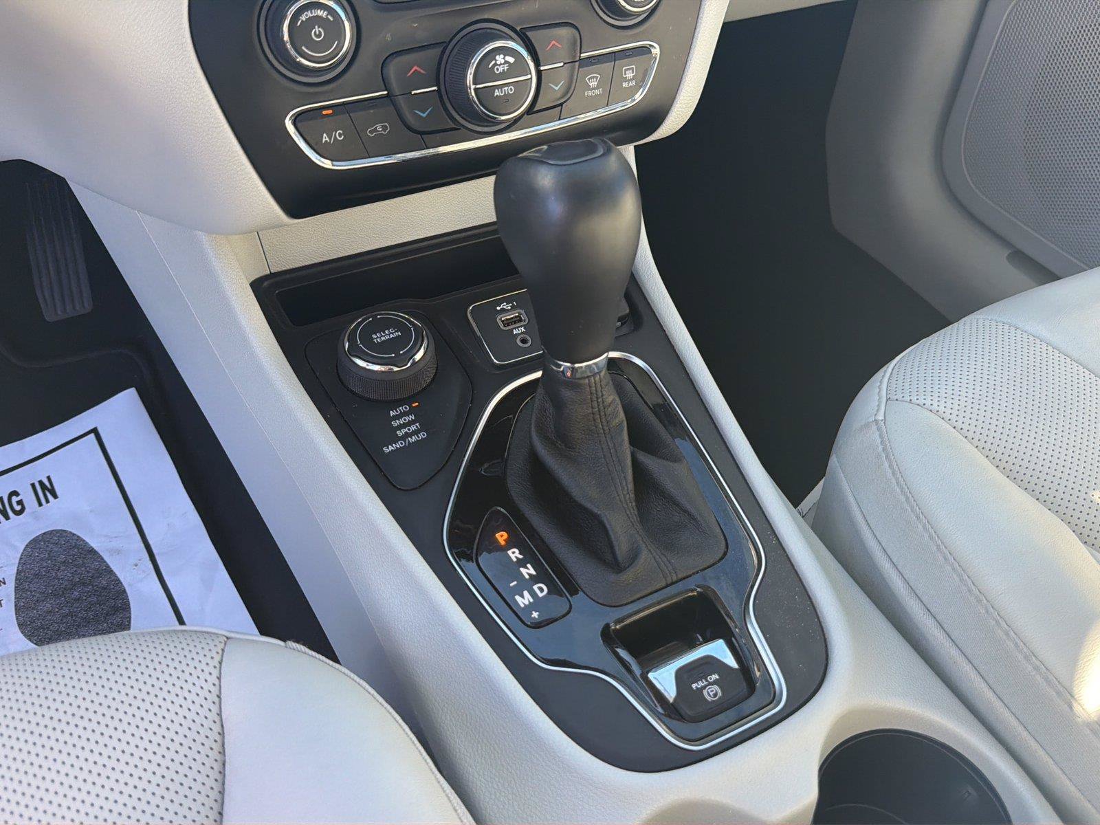 Used 2021 Jeep Cherokee Limited AWD/4WD image 26