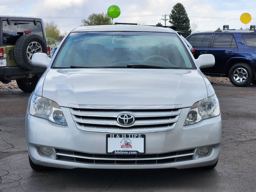 Used 2005 Toyota Avalon XLS FWD image 4