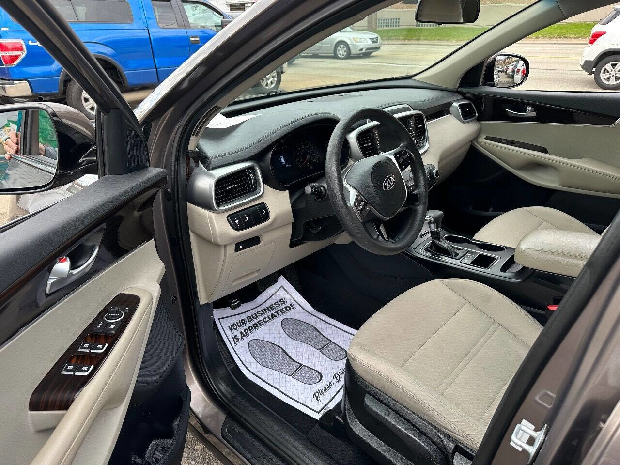 Used 2019 Kia Sorento AWD image 10