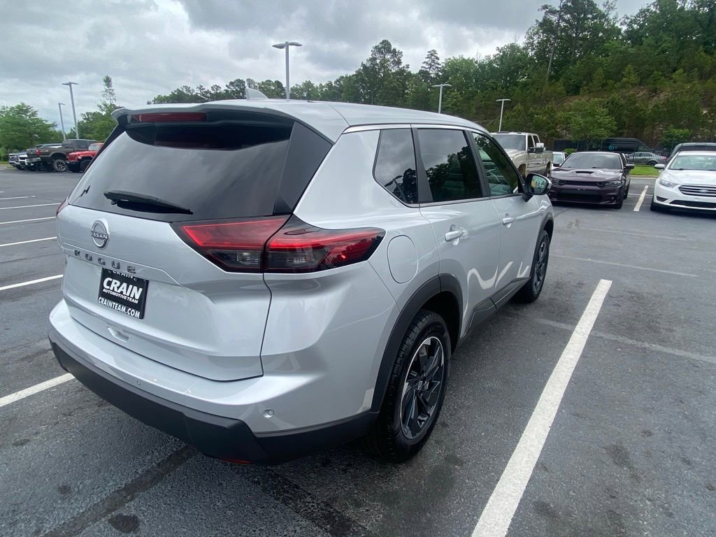 Used 2025 Nissan Rogue SV FWD image 7