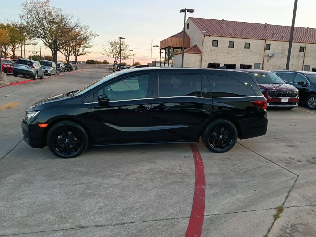 Used 2025 Honda Odyssey Sport-L image 4