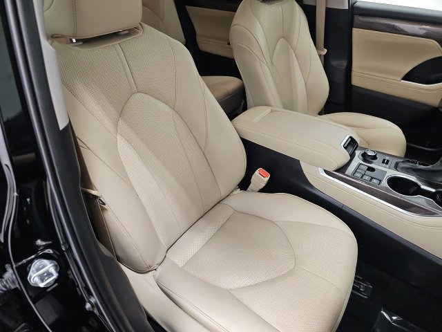 Used 2024 Toyota Highlander Limited AWD/4WD image 41