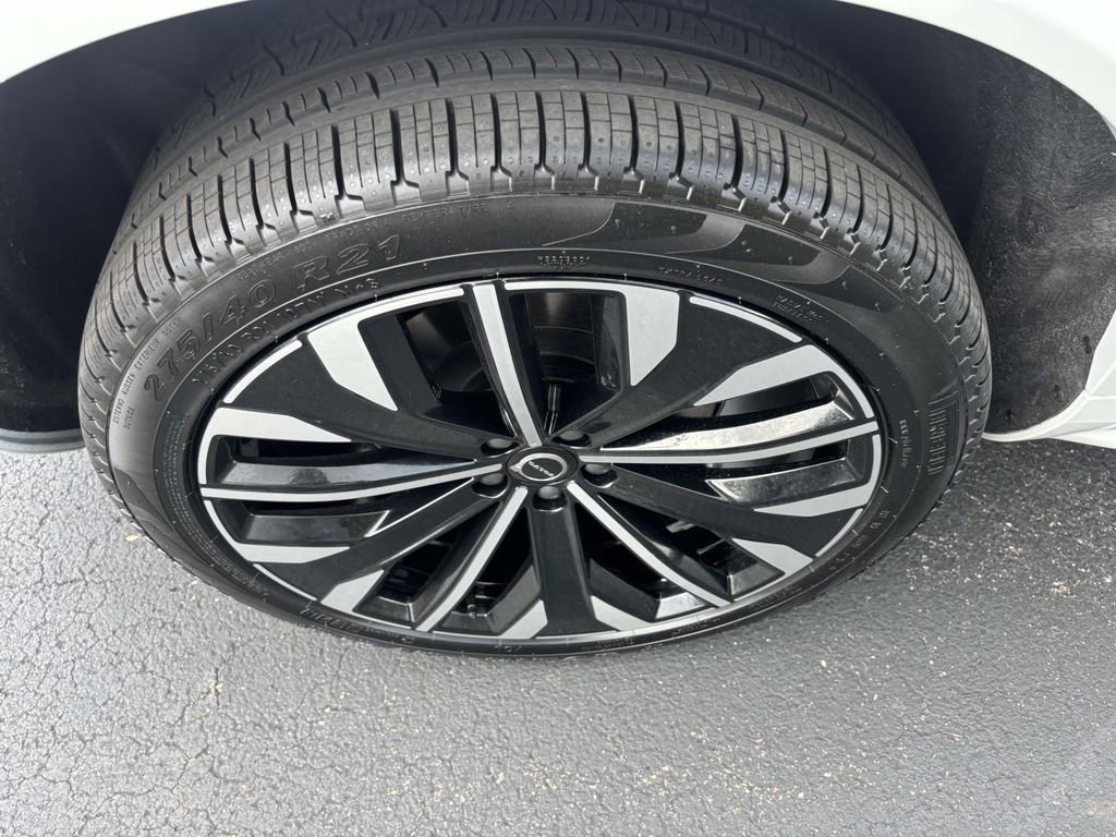 New 2026 Volvo XC90 T8 Plus w/ Protection Package Premier image 10