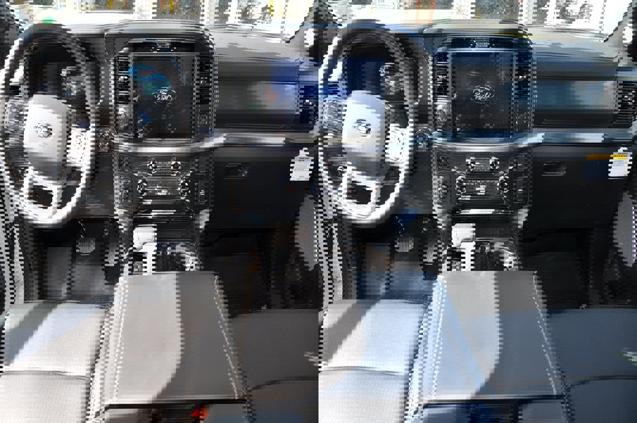 New 2025 Ford F150 Lariat w/ Equipment Group 502A High image 12