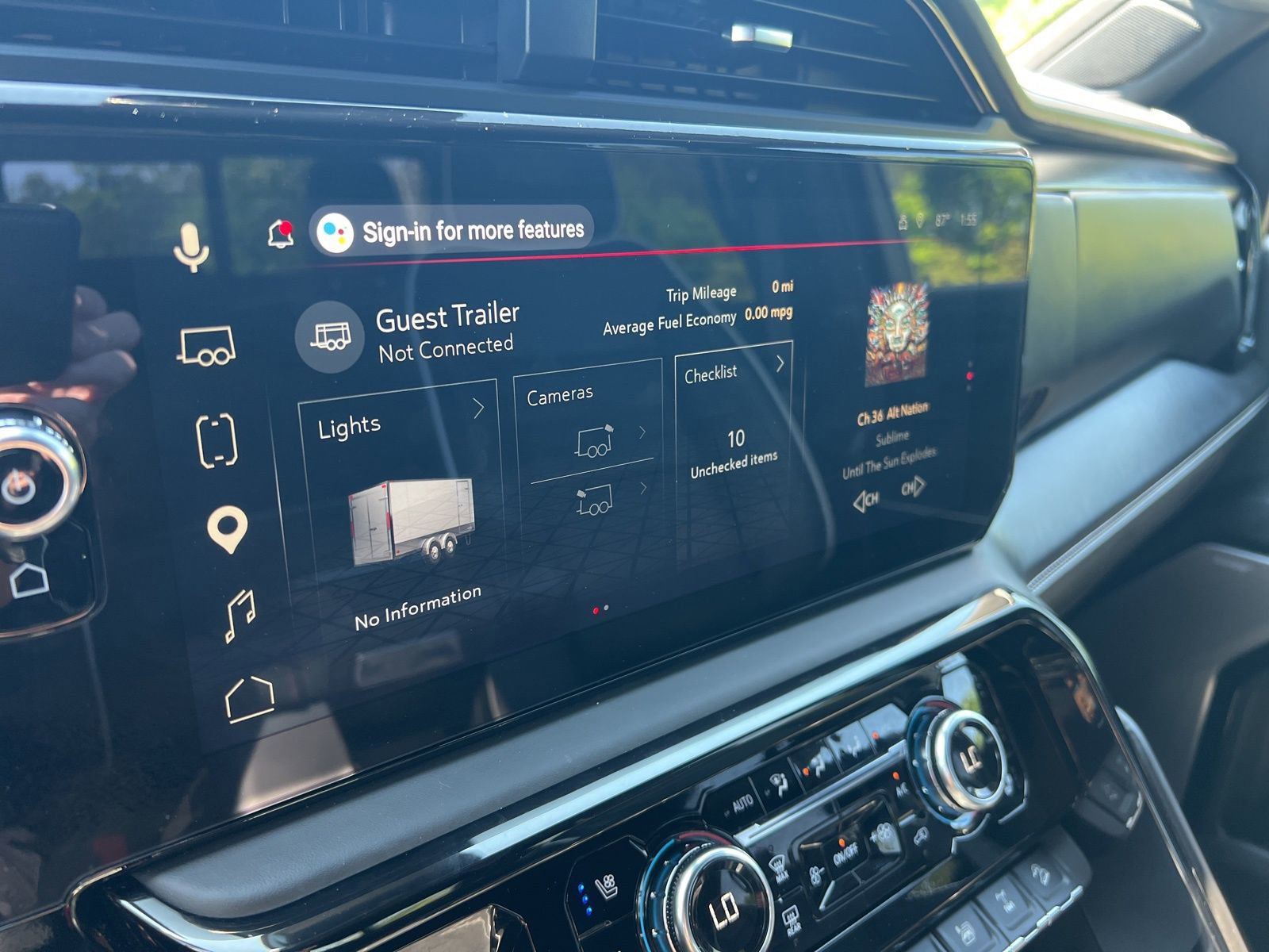 Used 2025 GMC Sierra 2500 AT4X w/ AT4X AEV Edition AWD/4WD image 16