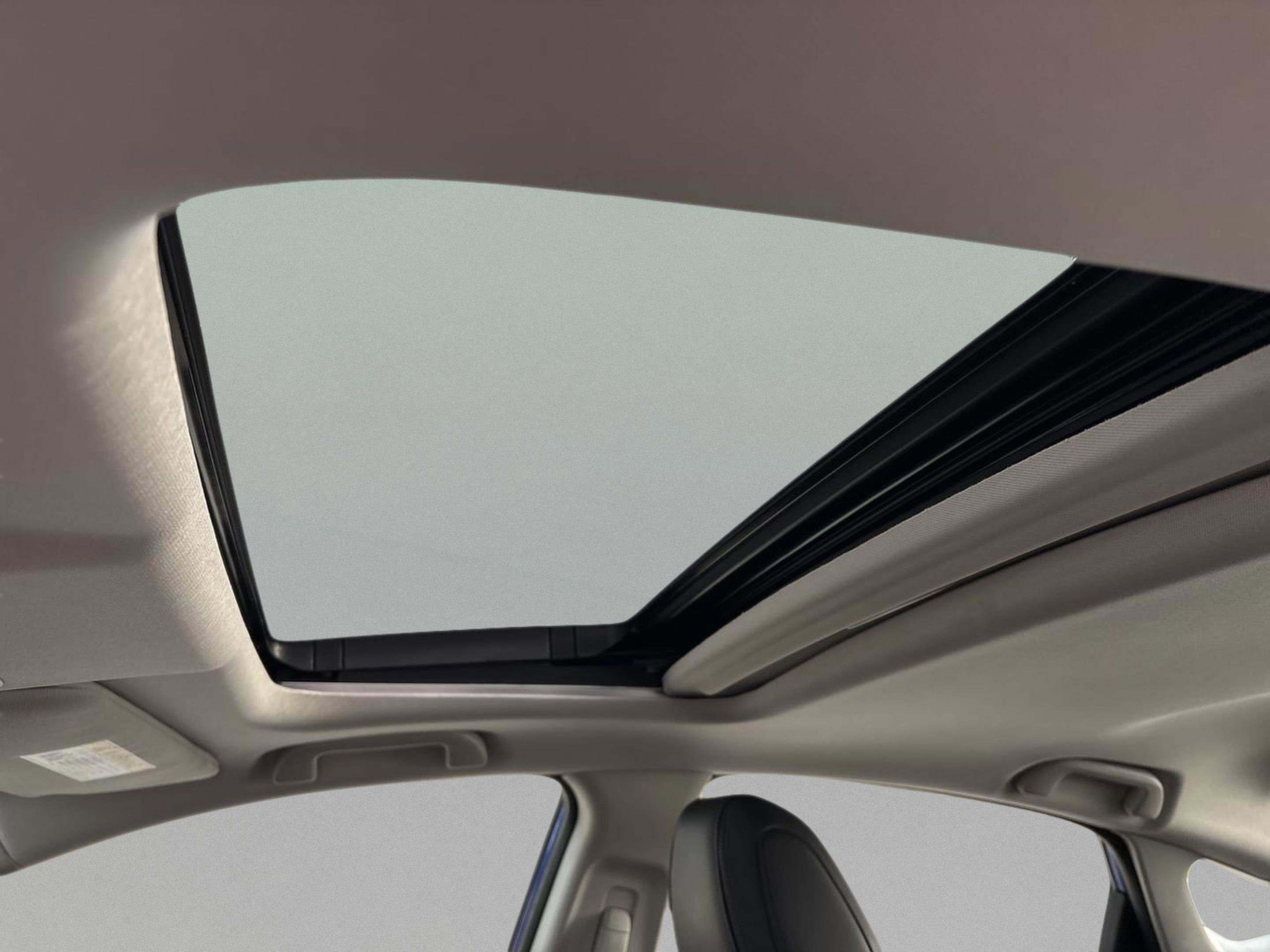 Certified 2019 Honda Insight Touring image 33