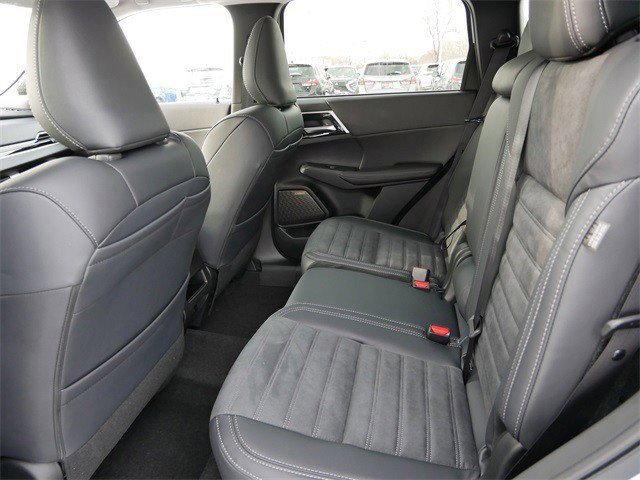 New 2026 Mitsubishi Outlander SE image 5