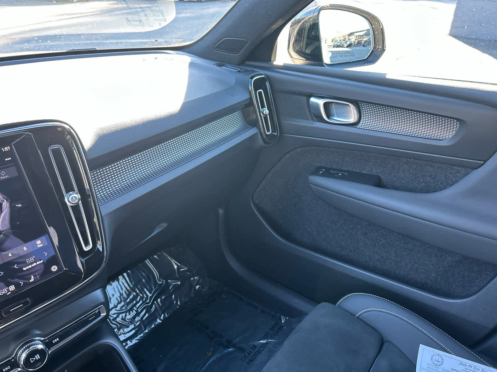 Used 2023 Volvo XC40 B5 Plus w/ Driver Assist Package AWD/4WD image 31