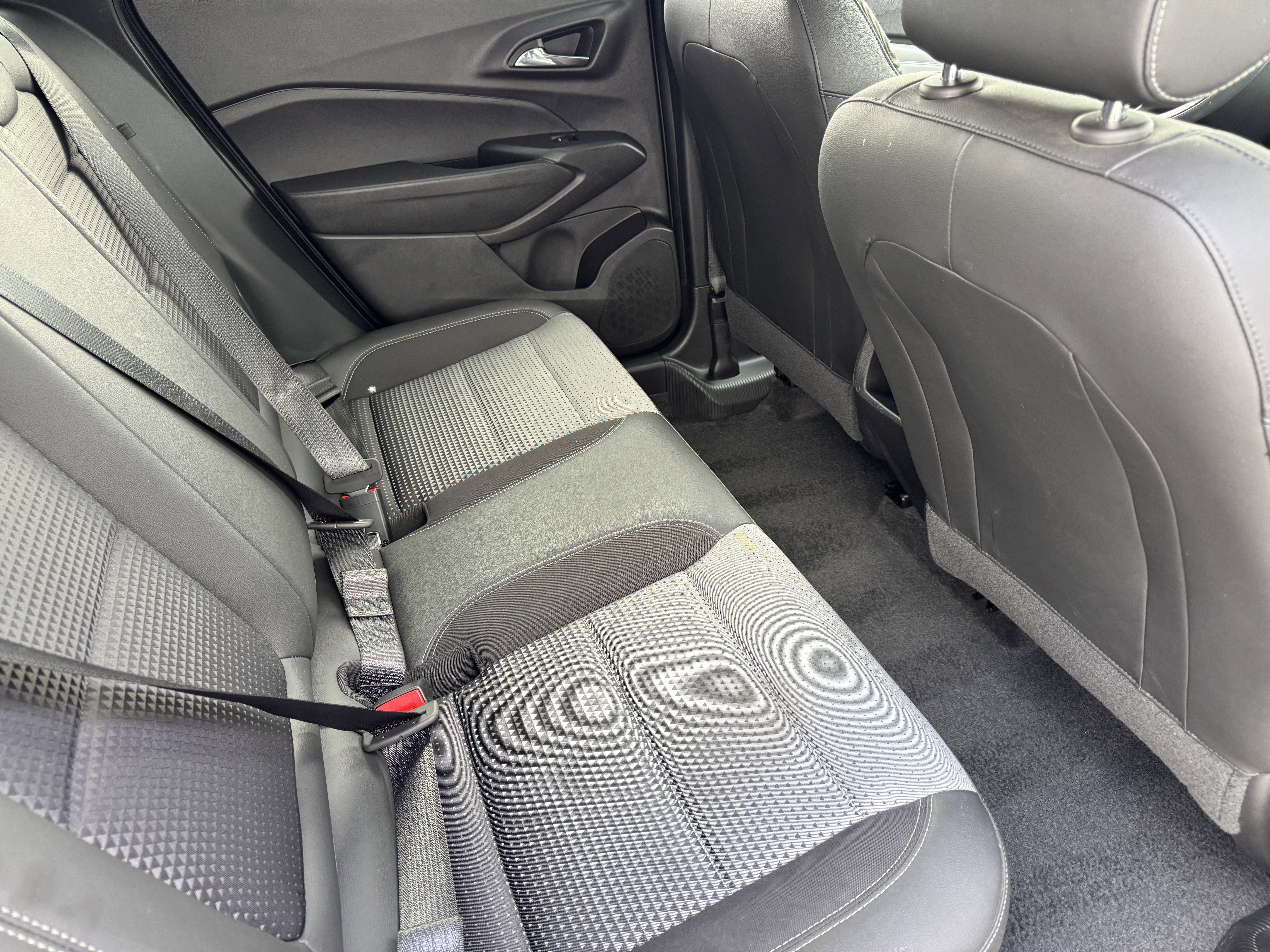 Used 2025 Chevrolet Trax LT image 20