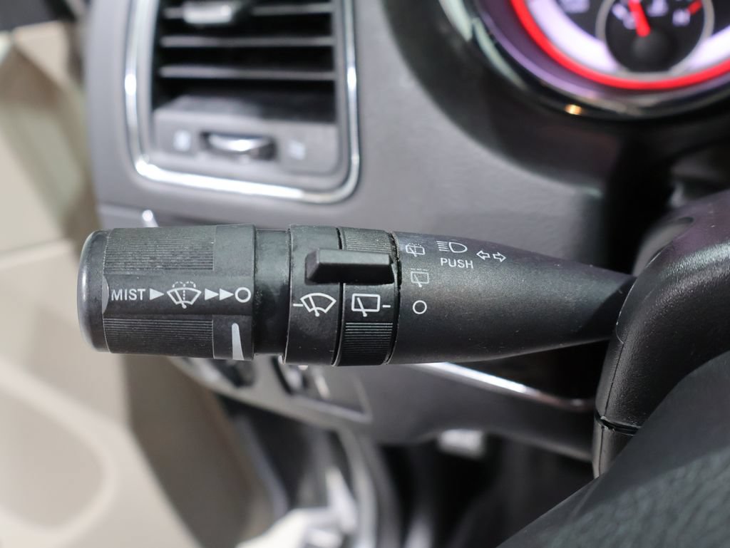 Used 2019 Dodge Grand Caravan SXT FWD image 31