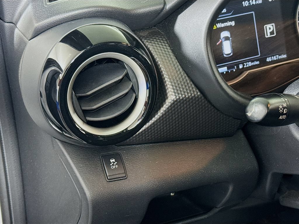 Used 2018 Nissan Kicks SV FWD image 10