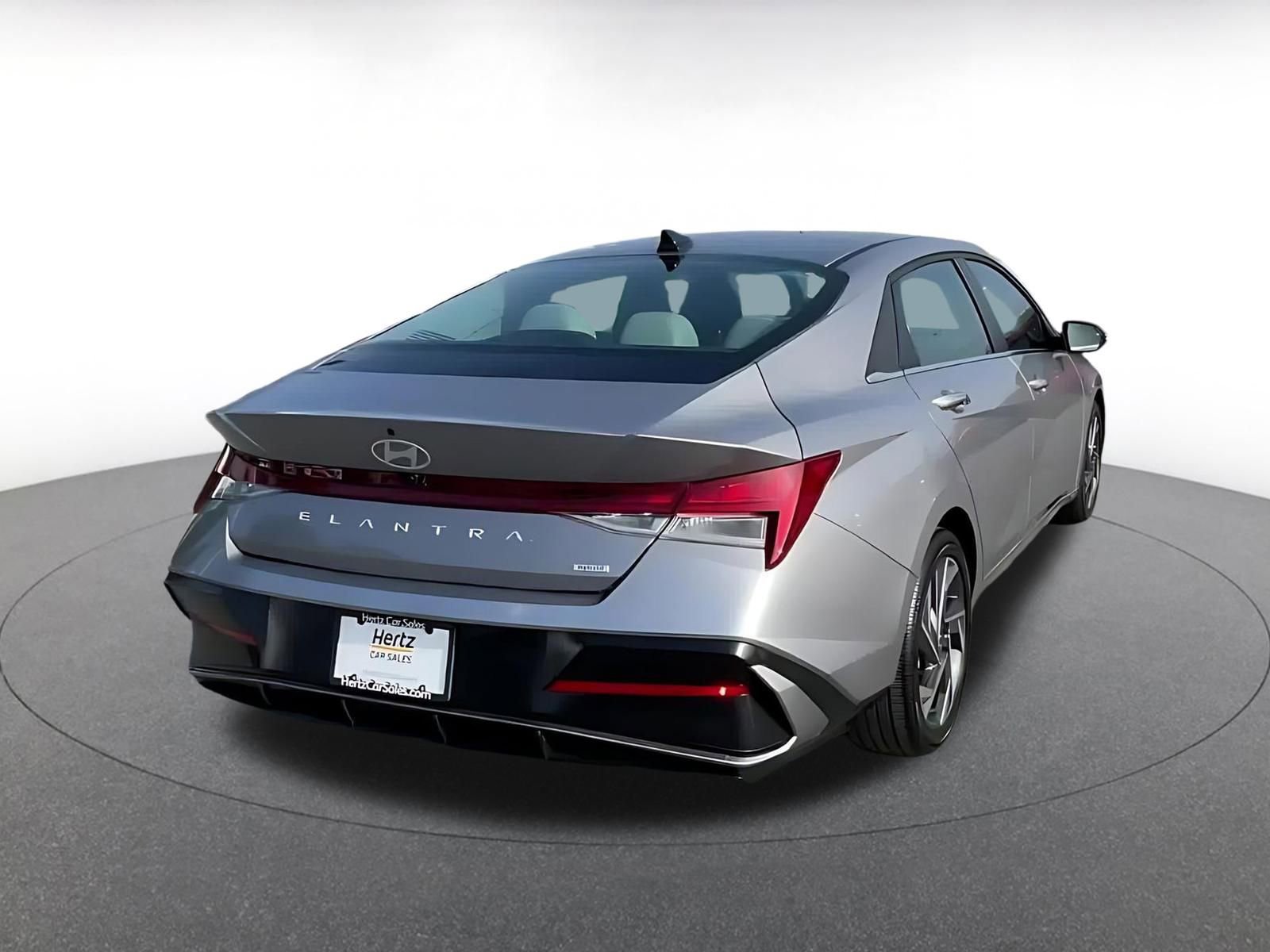 Used 2025 Hyundai Elantra Limited image 14