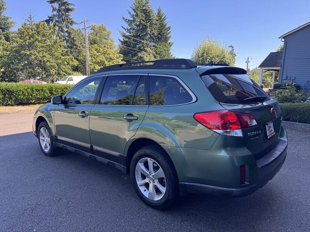 Used 2014 Subaru Outback 2.5i Limited AWD/4WD image 6
