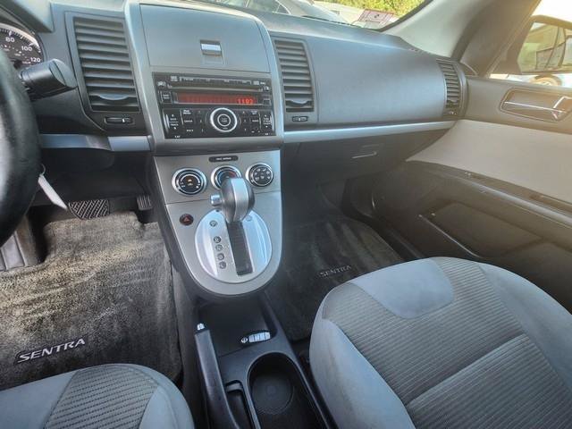 Used 2010 Nissan Sentra 2.0 SR w/ Convenience Pkg FWD image 14