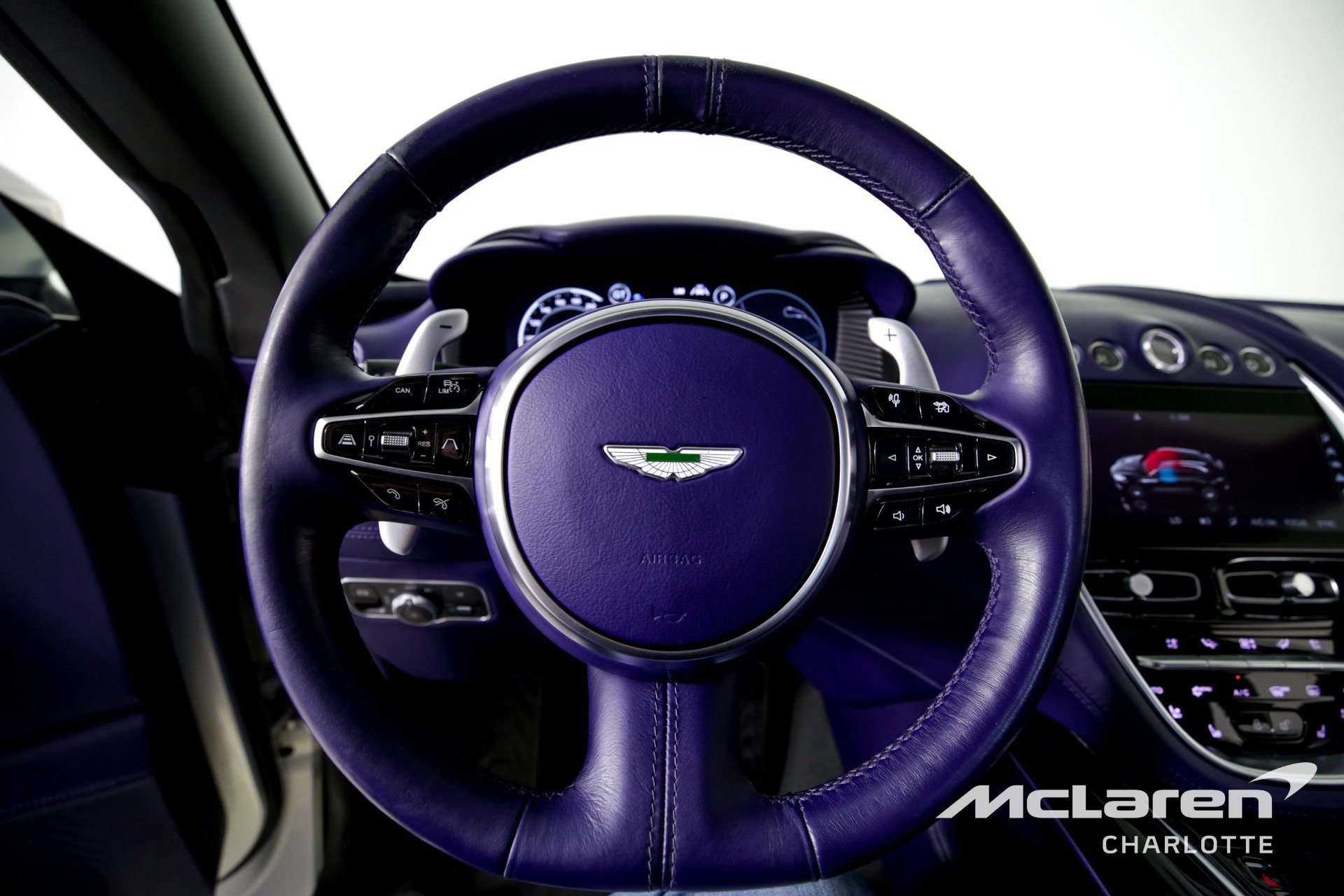 Used 2021 Aston Martin DBX image 14