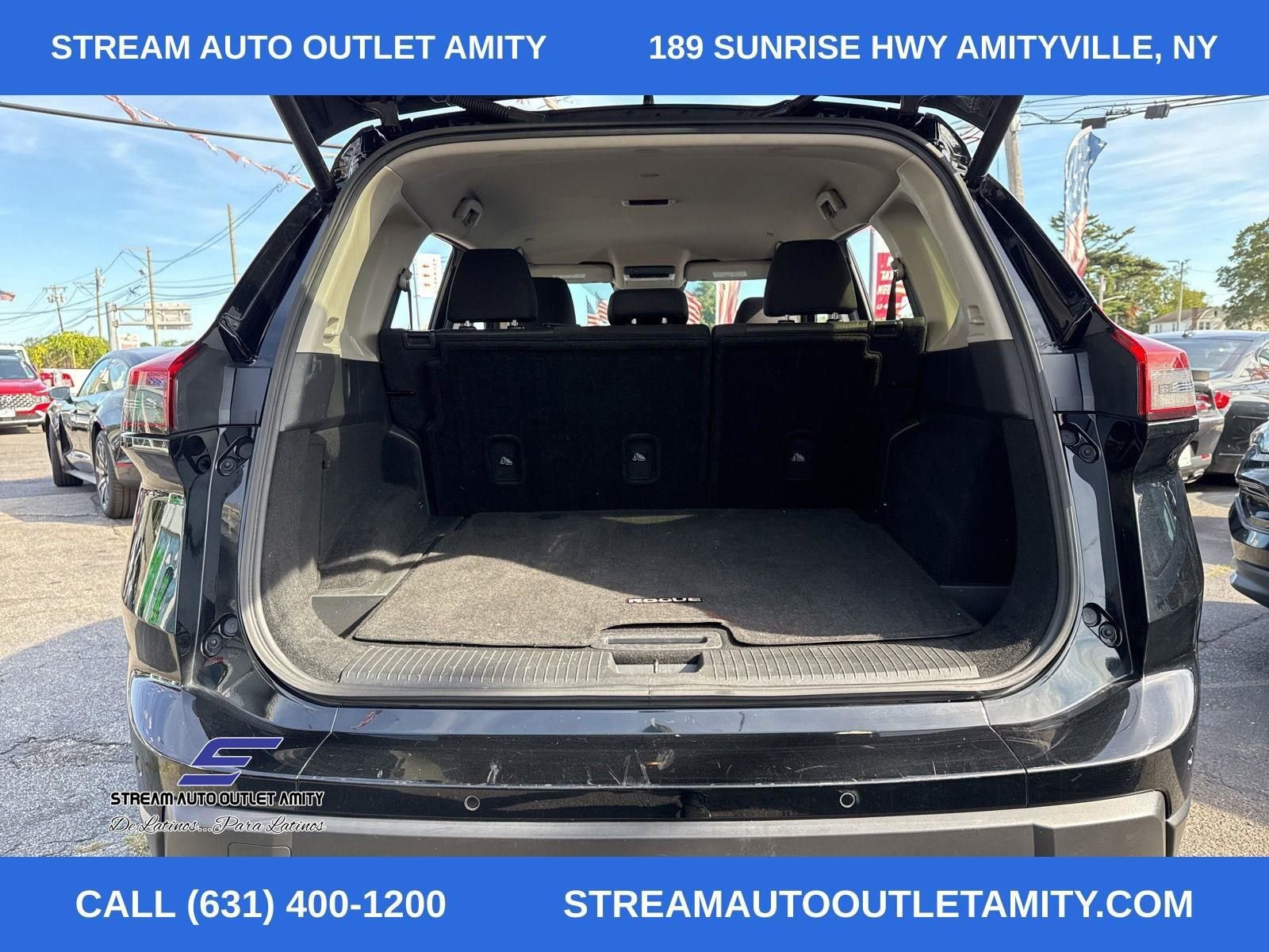 Used 2024 Nissan Rogue SV image 10