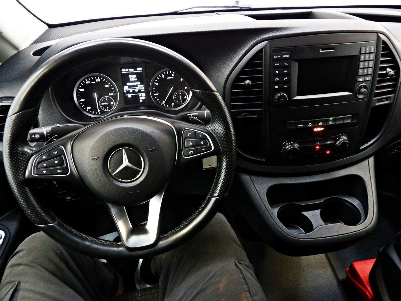 Used 2020 Mercedes-Benz Metris image 14