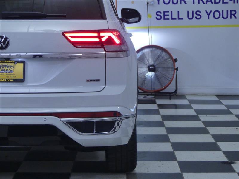 Used 2022 Volkswagen Atlas Cross Sport SEL R-Line AWD/4WD image 34
