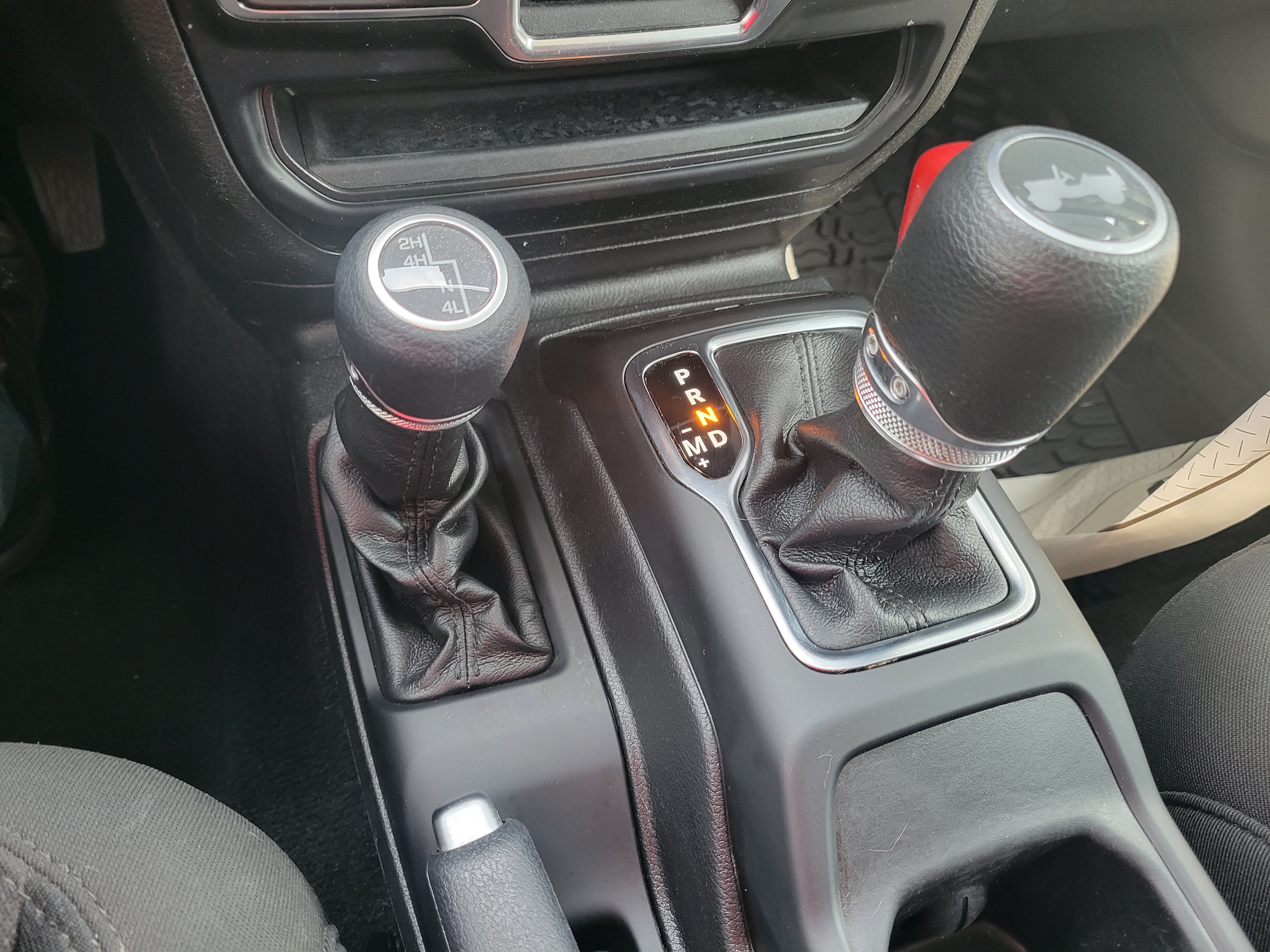 Used 2022 Jeep Wrangler Sport AWD/4WD image 17