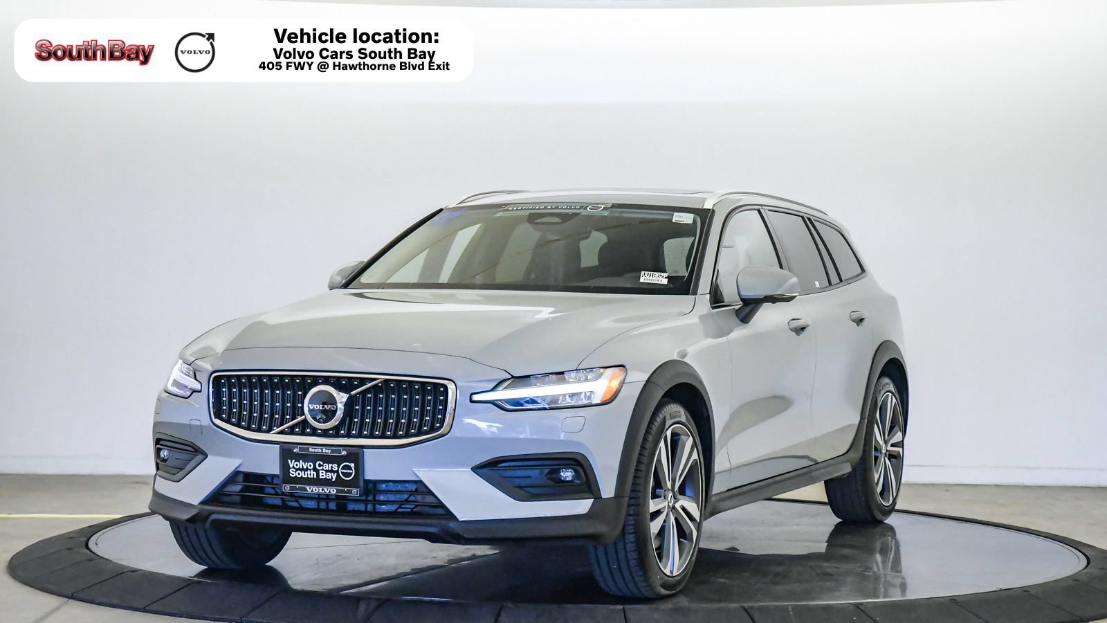 Certified 2025 Volvo V60 B5 Cross Country Plus AWD/4WD image 1
