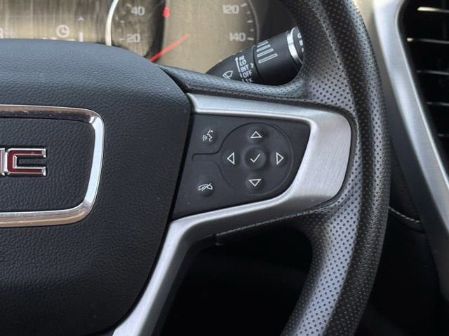 Used 2023 GMC Acadia SLE w/ Driver Convenience Package FWD image 18